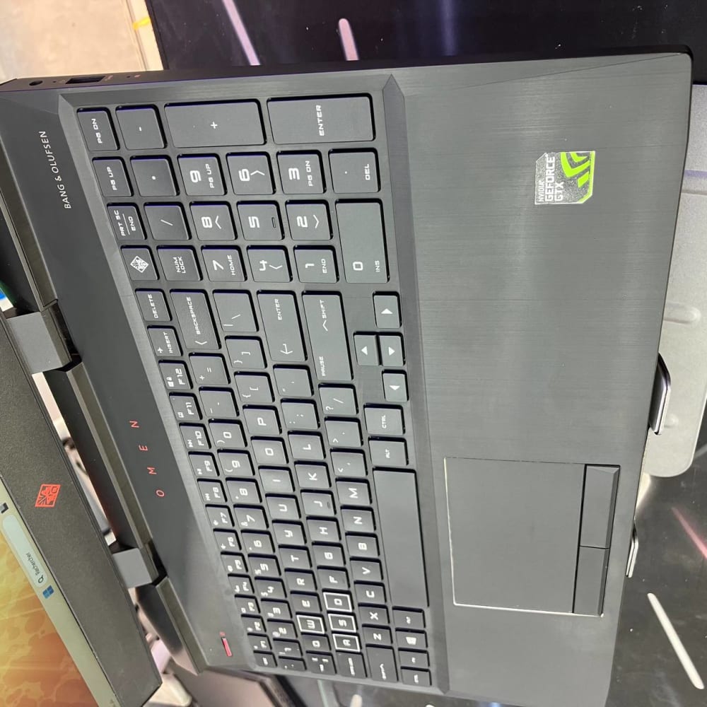 HP HP OMEN I7 8750H 16GB 512SSD GTX1060 6GBVRAM 15.6 FHD - LAPTOP GAMER vue 4