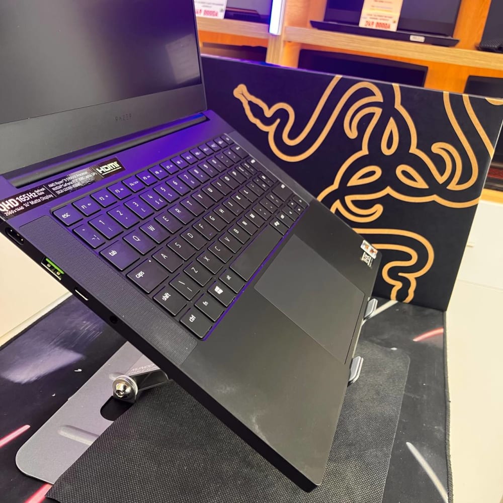 RAZER RAZER BLADE 14 RYZEN 9 5900HX 16GB 1TB SSD RTX3080 8GBVRAM 14 QHD 165HZ - LAPTOP vue 3