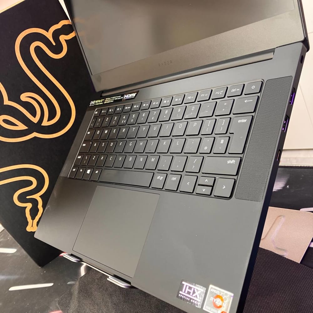 RAZER RAZER BLADE 14 RYZEN 9 5900HX 16GB 1TB SSD RTX3080 8GBVRAM 14 QHD 165HZ - LAPTOP vue 4