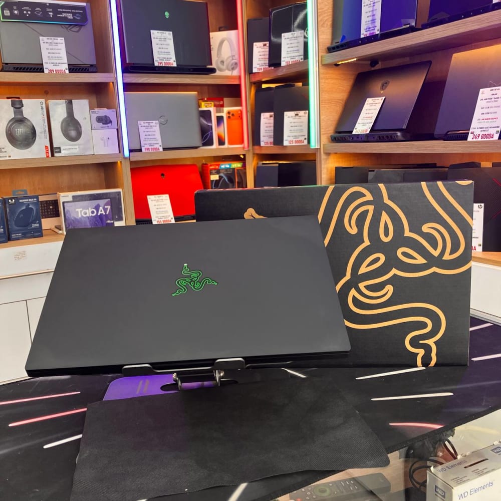 RAZER RAZER BLADE 14 RYZEN 9 5900HX 16GB 1TB SSD RTX3080 8GBVRAM 14 QHD 165HZ - LAPTOP vue 5