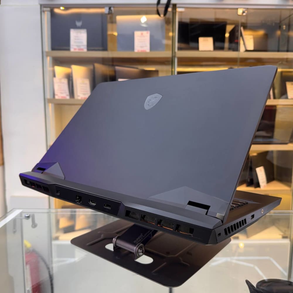 MSI  MSI GP76 LEOPARD CORE I7 11800H 32GB 1TB SSD 16 FHD 144HZ RTX 3070 8GBVRAM - LAPTOP GAMER vue 5