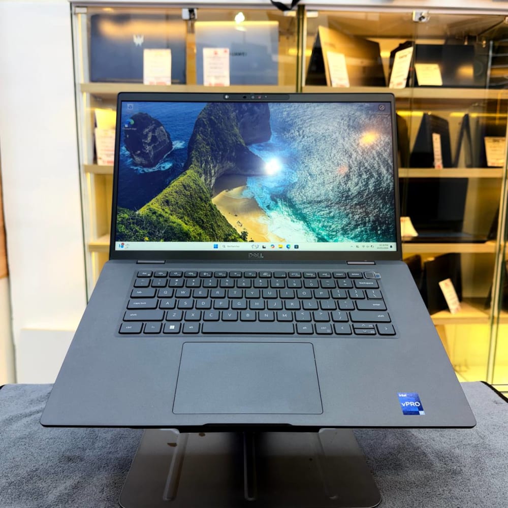 DELL DELL LATITUDE 7530 I7 1265U 32GB 512SSD 15.6' FHD TACTILE - LAPTOP vue 2