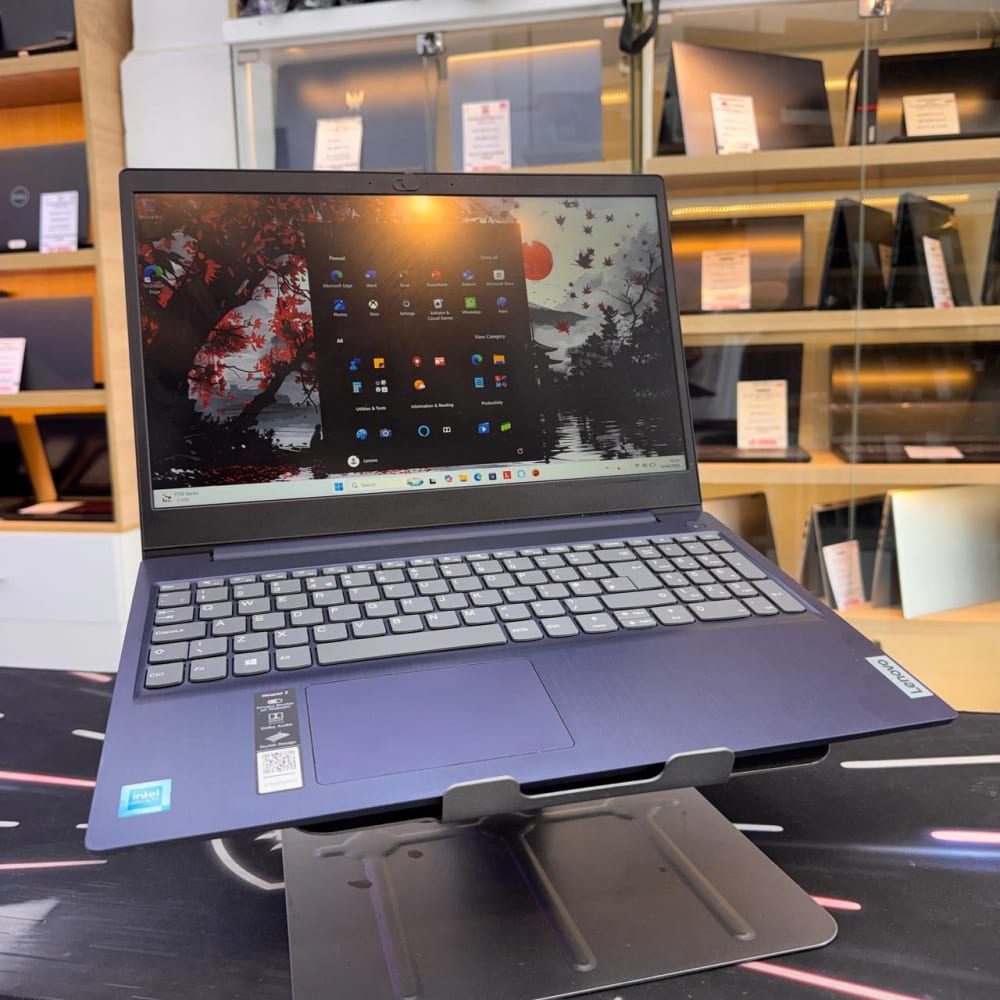 LENOVO LENOVO IDEAPAD 3 INTEL CELERON 6305 8GB 128GB SSD 15.6' FHD - LAPTOP vue 2