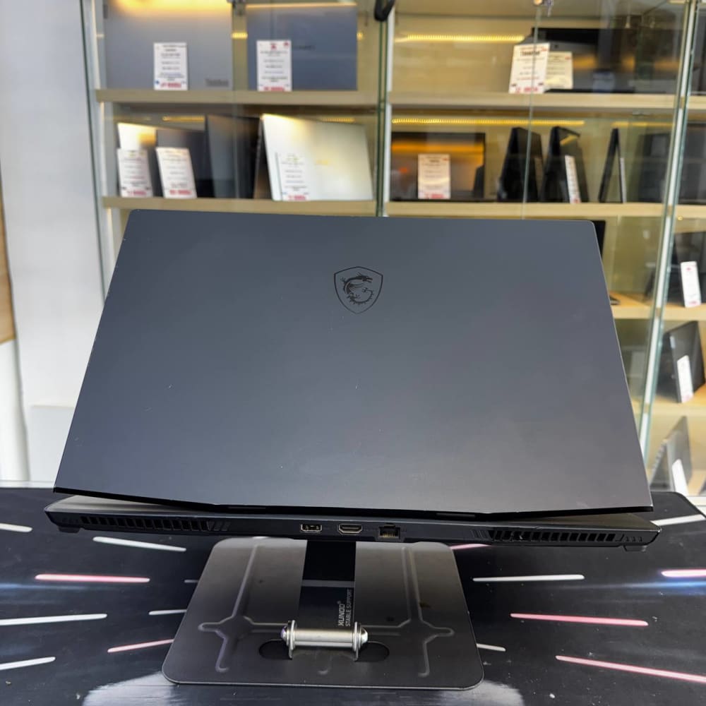 MSI MSI STEALTH 17 INTEL CORE I9 13900H 32 GB RAM 1TB SSD RTX 4090 16GBVRAM 17' FHD 2K 240HZ - LAPTOP vue 7