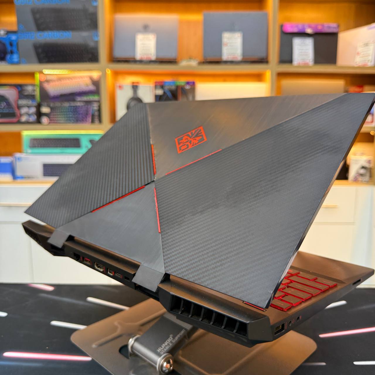 HP  HP OMEN 15 I7 9750H 16GB 512SSD GTX 1660TI 6GBVRM 15.6'' 144HZ - LAPTOP vue 7