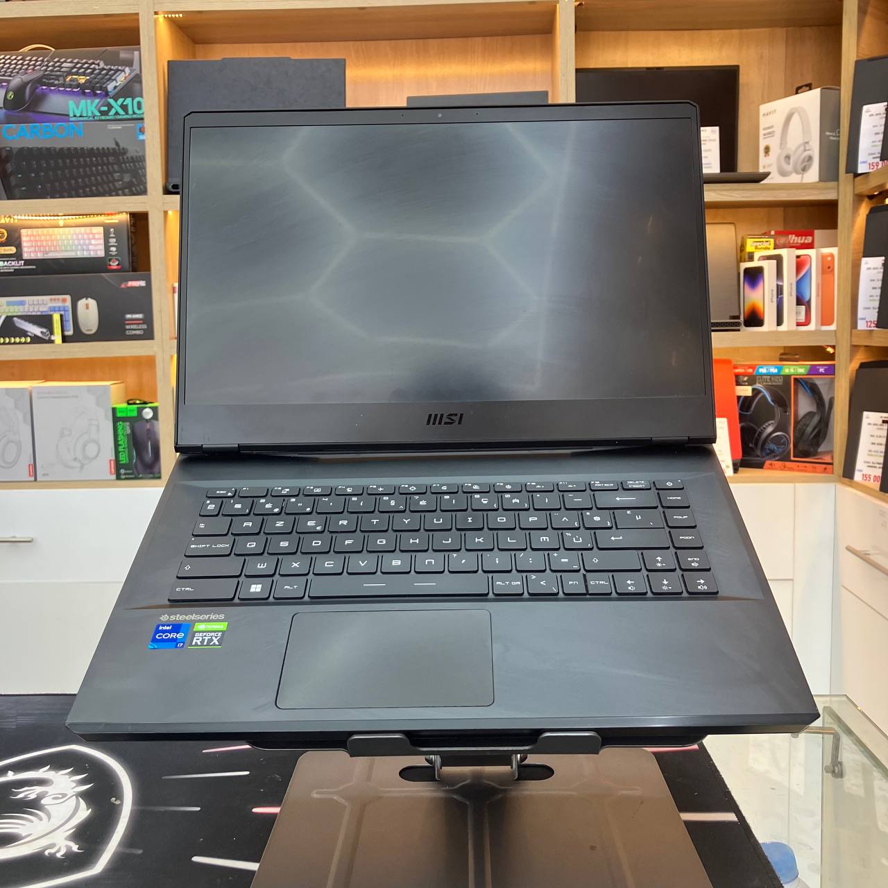 MSI MSI VECTOR GP66 CORE I7 11800H 16GB 1TB SSD RTX3080 8GB 16 FHD 144HZ - LAPTOP vue 2