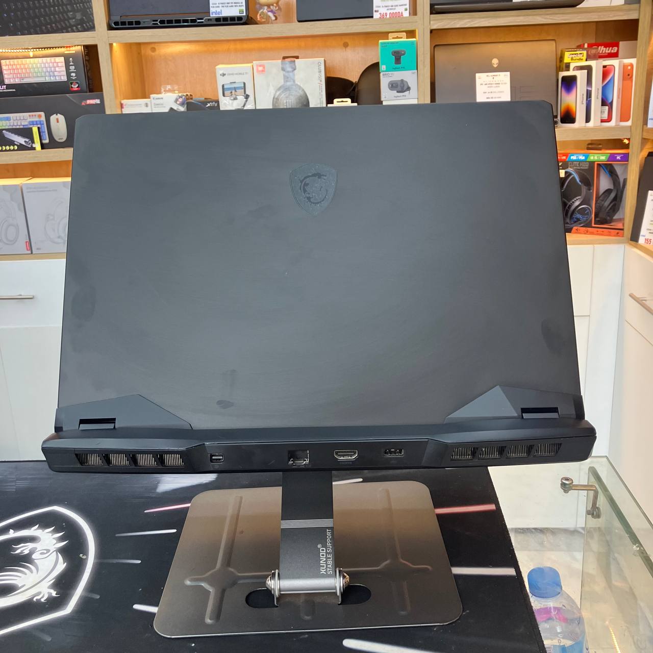 MSI MSI VECTOR GP66 CORE I7 11800H 16GB 1TB SSD RTX3080 8GB 16 FHD 144HZ - LAPTOP vue 5