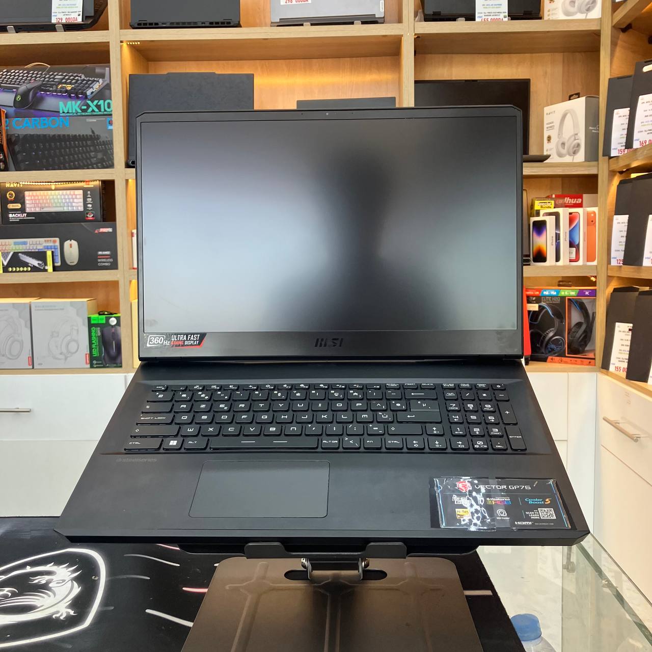 MSI MSI VECTOR GP76 CORE I7 12700H 16GB 512SSD RTX 3080 8GB VRAM 17.3 FHD 360HZ - LAPTOP vue 2