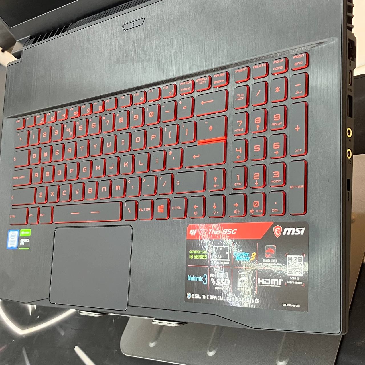 MSI MSI GF75 THIN CORE I7 9750H 16GB 512SSD GTX1650 4GBVRAM 17 FHD 120HZ - LAPTOP GAMER vue 4