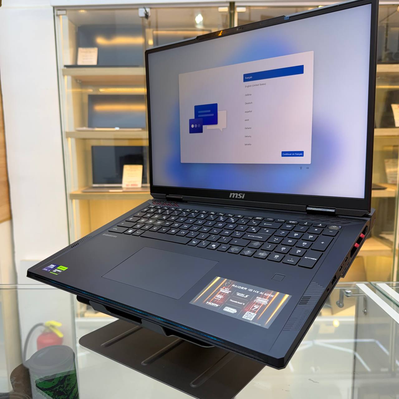 MSI  MSI RAIDER HX 18AI ULTRA 9 285HX NVIDAI RTX 5090 64GB RAM DDR5 4TB SSD ECRAN 18 4K MINI LED 120HZ - LAPTOP vue 4