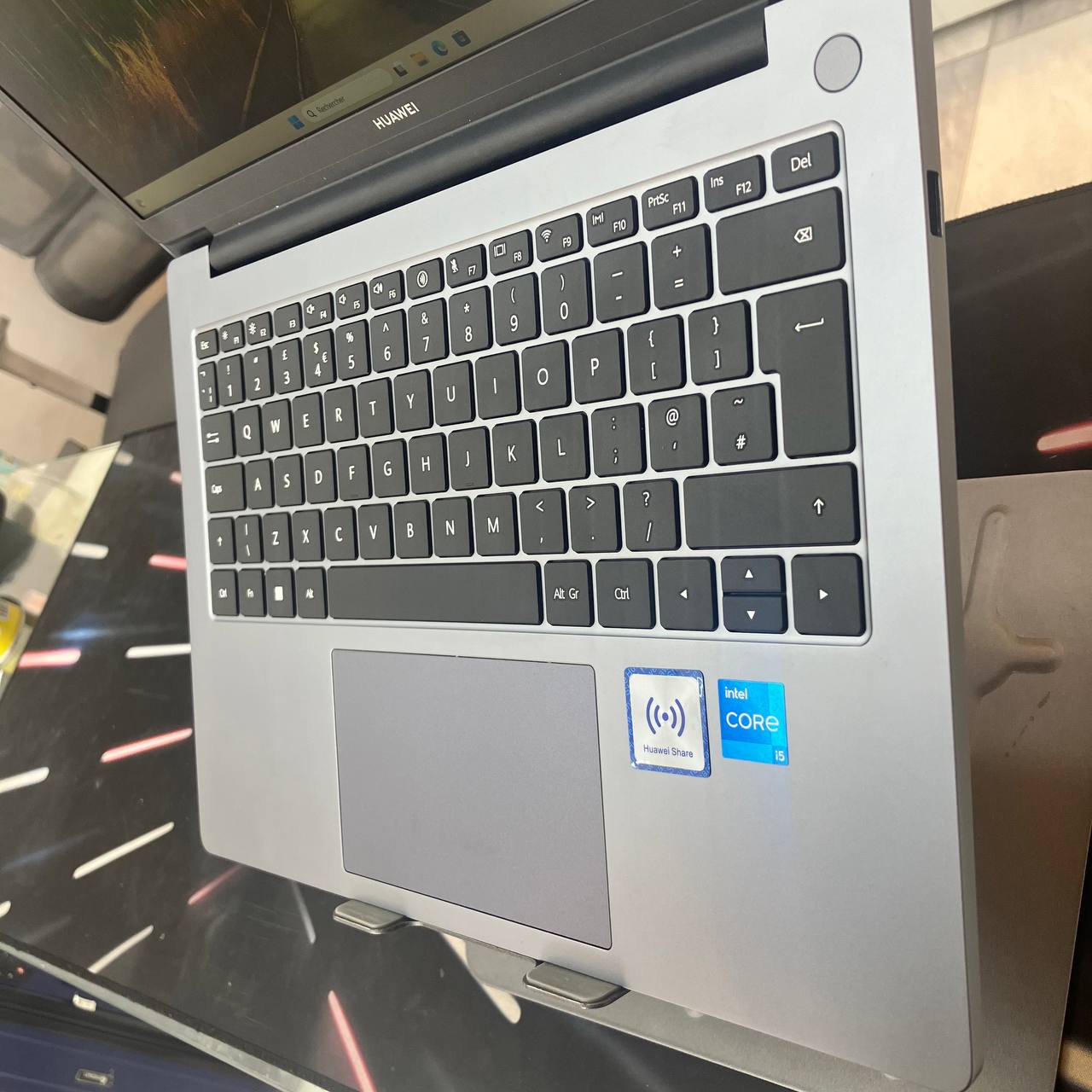 HUAWEI HUAWEI 13 CORE I5 12450H 16GB 256SSD 13.3FHD - LAPTOP vue 4