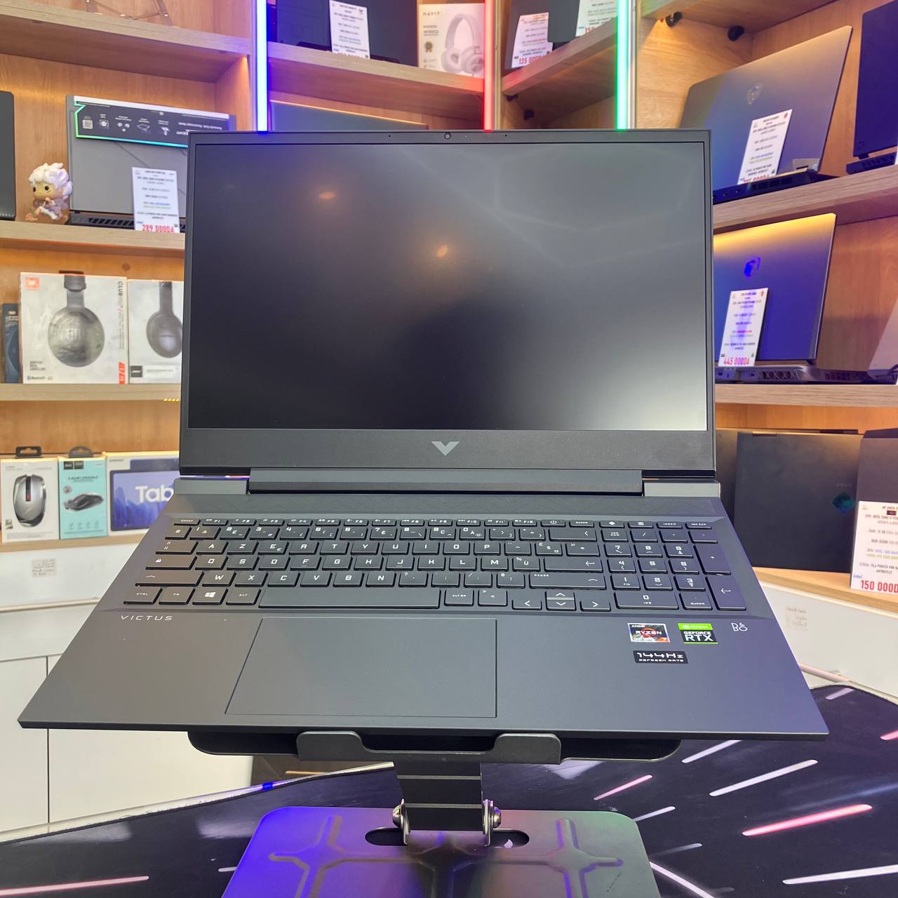HP HP VICTUS 16 RYZEN 7 5800H 16GB 512SSD RTX3060 6GBVRAM 15.6 144HZ - LAPTOP vue 2
