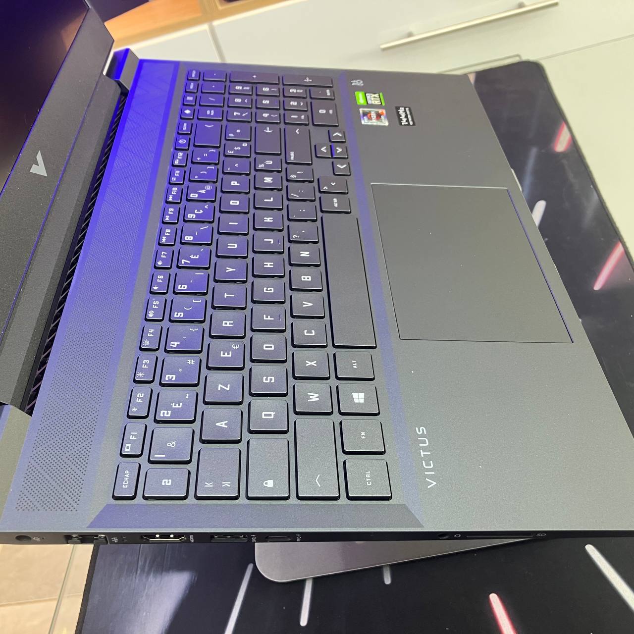 HP HP VICTUS 16 RYZEN 7 5800H 16GB 512SSD RTX3060 6GBVRAM 15.6 144HZ - LAPTOP vue 3