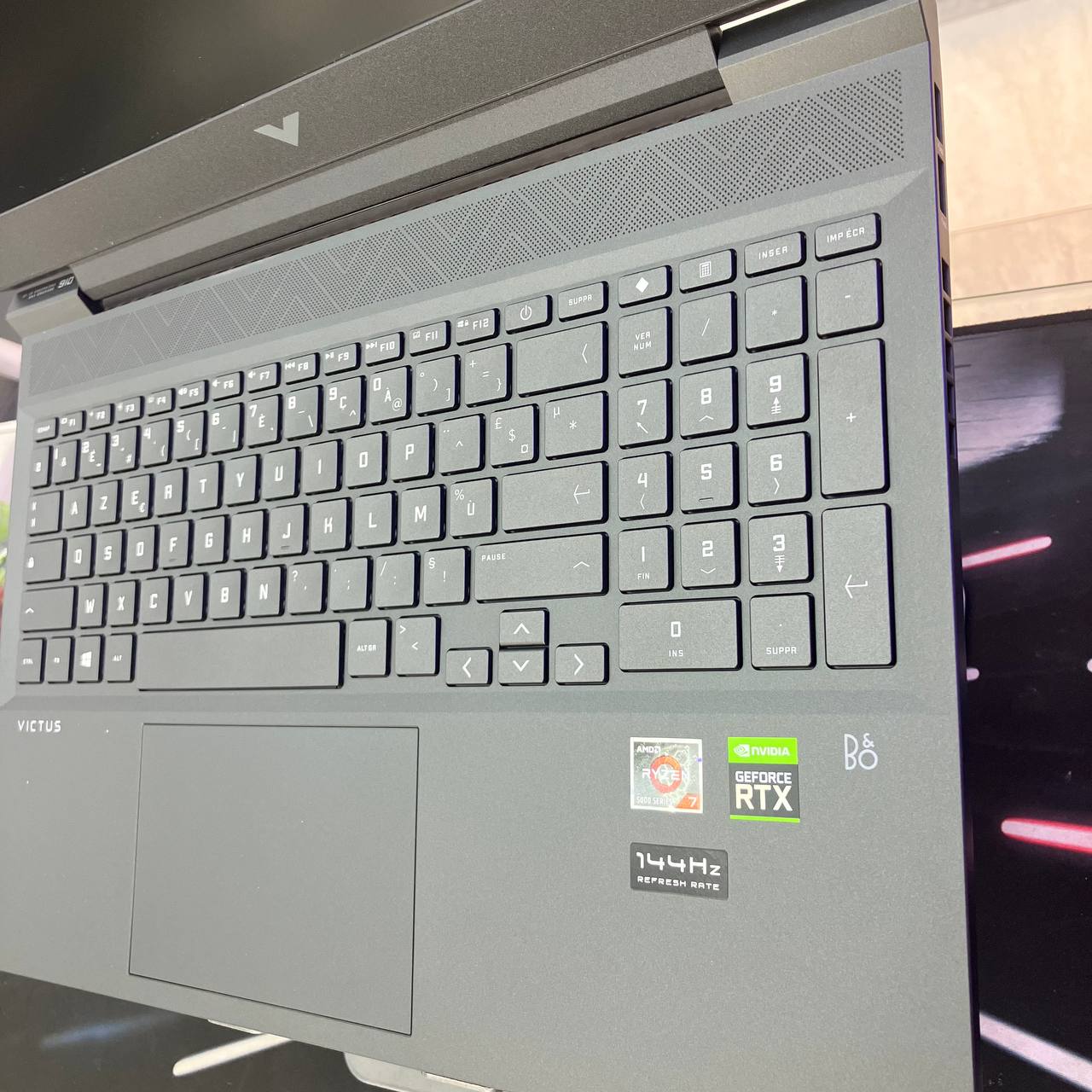 HP HP VICTUS 16 RYZEN 7 5800H 16GB 512SSD RTX3060 6GBVRAM 15.6 144HZ - LAPTOP vue 4