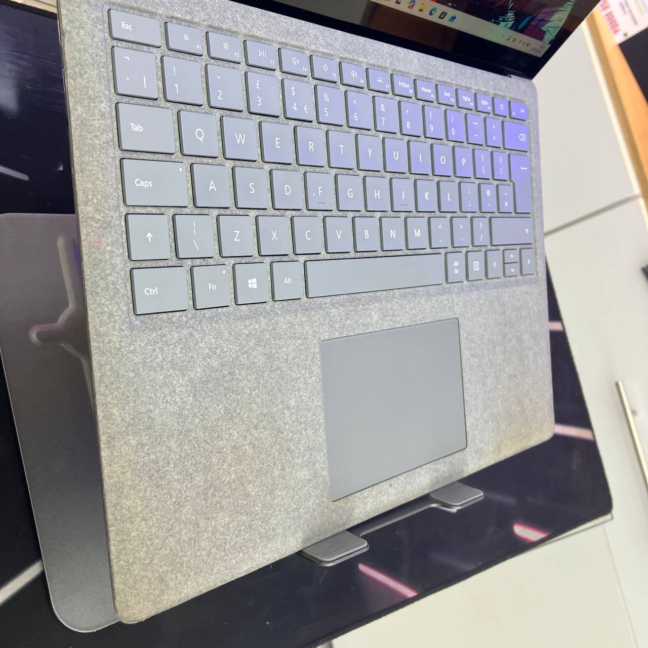  MICROSOFT SURFACE  MICROSOFT SURFACE LAPTOP2 CORE I5 8350U 8GB 128SSD 12.5 2K TACTILE - LAPTOP vue 3