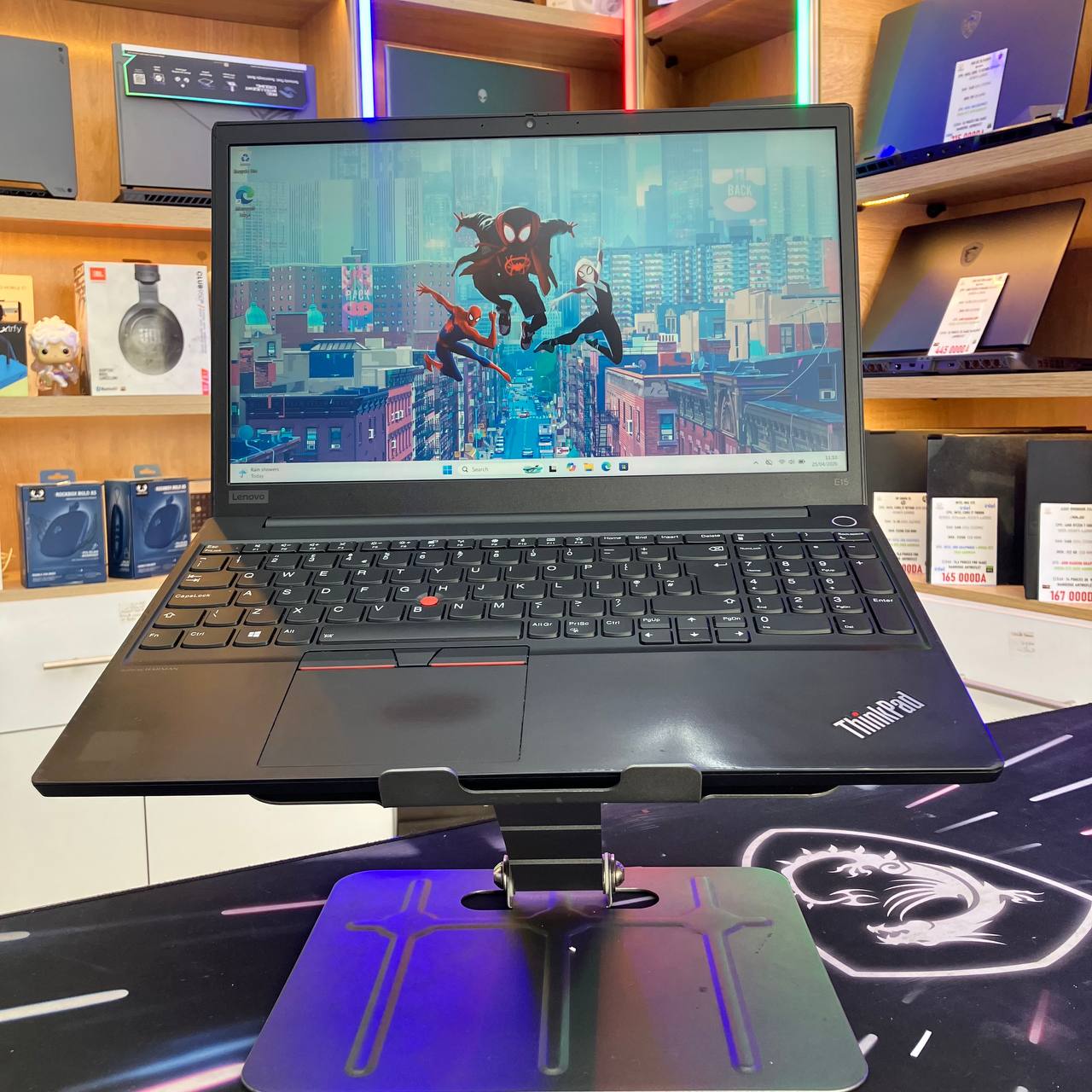 LENOVO  LENOVO THINKPAD E15 I7 10510U 8GB 256SSD 15.6 FHD - LAPTOP vue 2