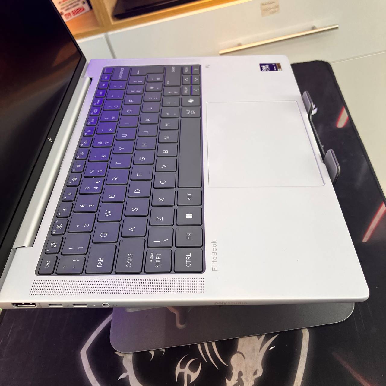 HP HP ELITEBOOK X G1i 14 ULTRA 7 268V 32GB 512SSD 14 FHD+ - LAPTOP vue 4