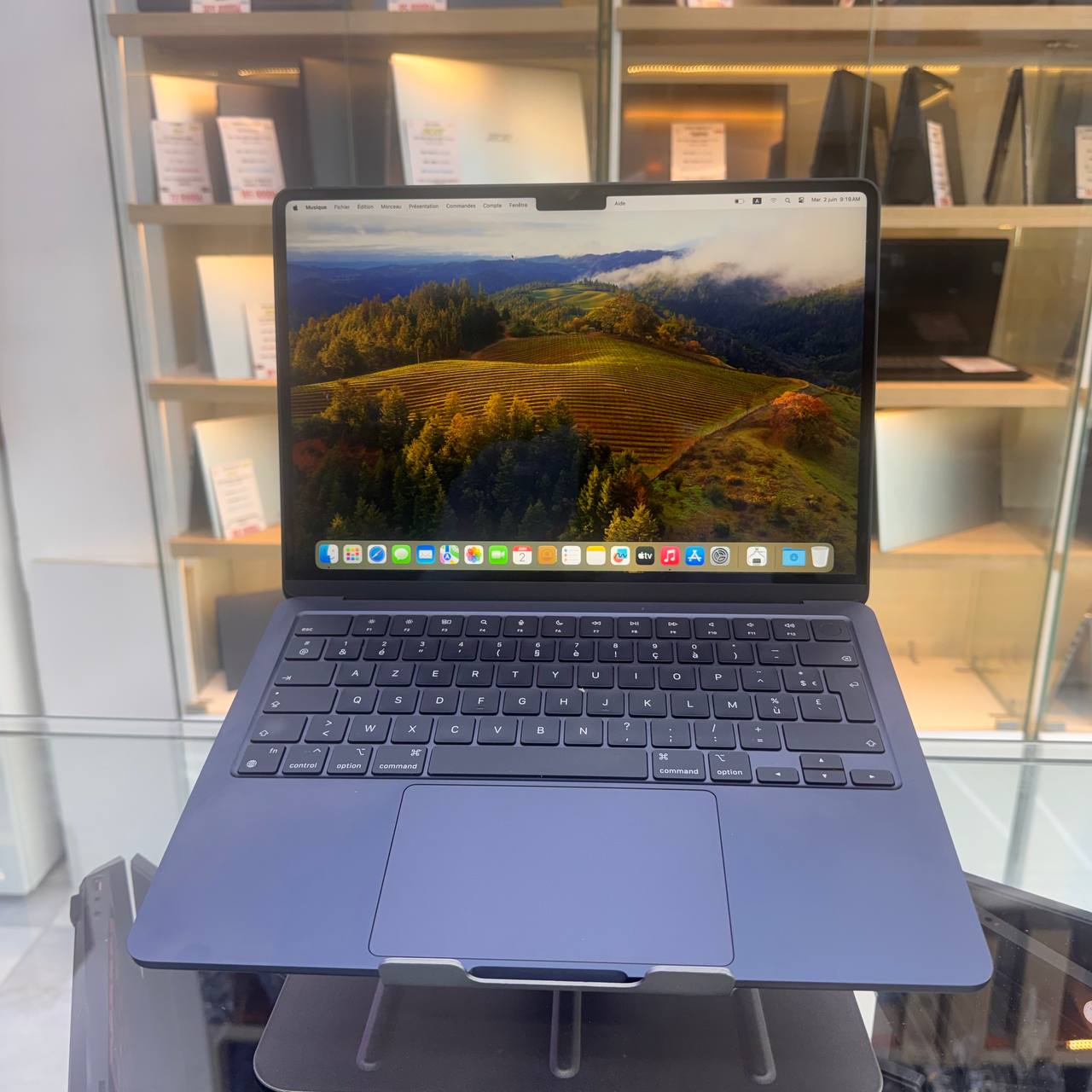 MACBOOK MACBOOK AIR M2 APPLE M2 CHIP 8GB 512GB SSD 13' 2K CYCLE 62 - LAPTOP vue 3