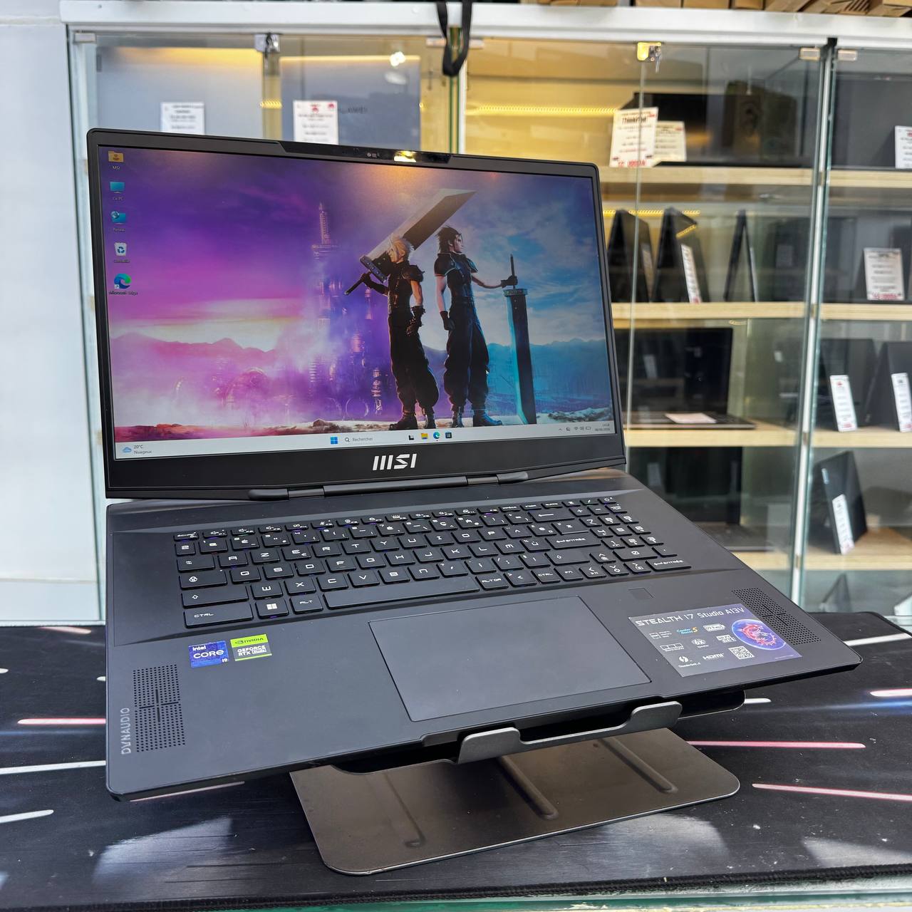 MSI MSI STEALTH 17 INTEL CORE I9 13900H 32 GB RAM 1TB SSD RTX 4090 16GBVRAM 17' FHD 2K 240HZ - LAPTOP vue 2
