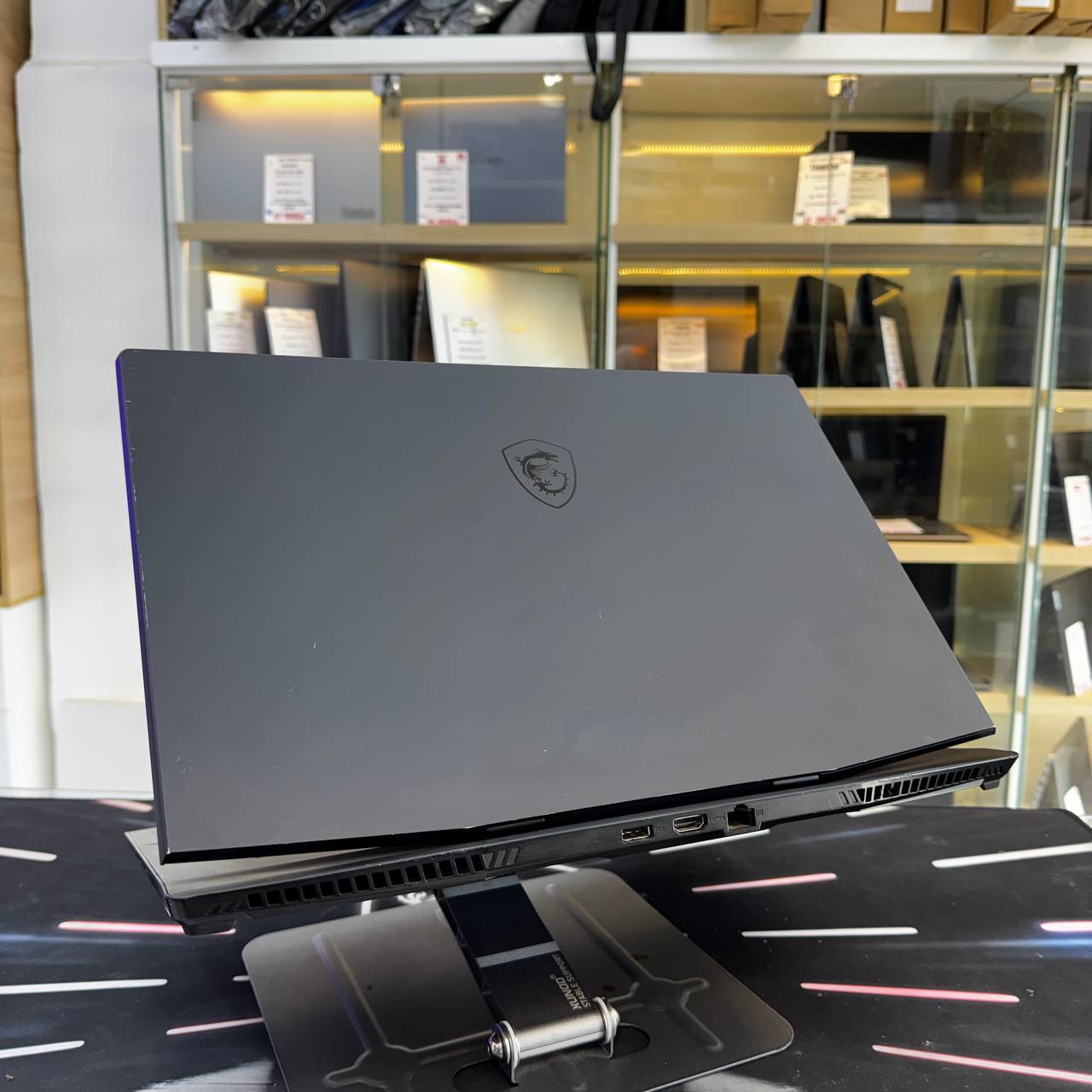 MSI MSI STEALTH 17 INTEL CORE I9 13900H 32 GB RAM 1TB SSD RTX 4090 16GBVRAM 17' FHD 2K 240HZ - LAPTOP vue 6