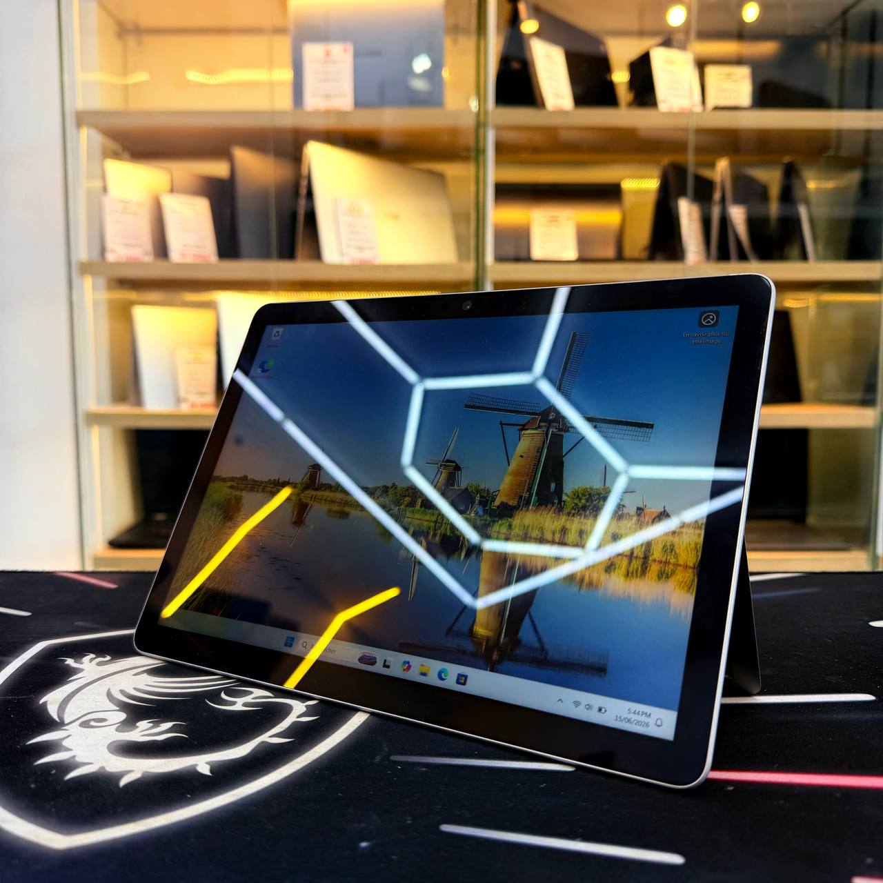 MICROSOFT MICROSOFT SURFACE GO INTEL CORE PENTIUM GOLD 6500Y 8GB 128GB SSD - LAPTOP vue 2