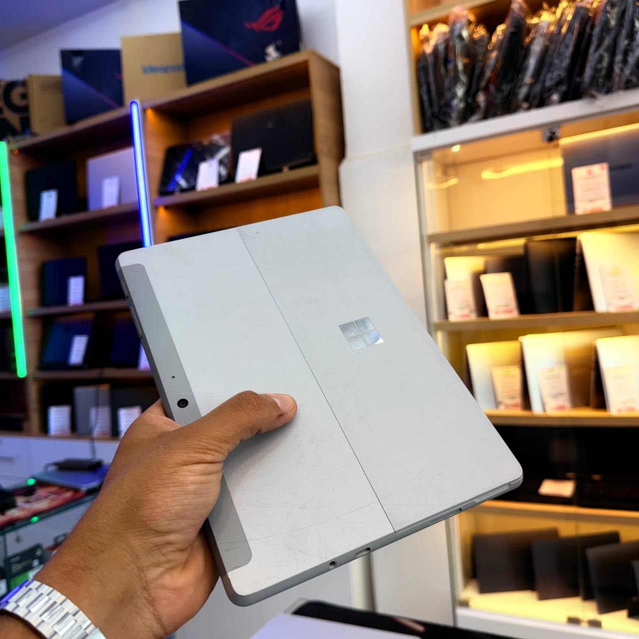 MICROSOFT MICROSOFT SURFACE GO INTEL CORE PENTIUM GOLD 6500Y 8GB 128GB SSD - LAPTOP vue 3
