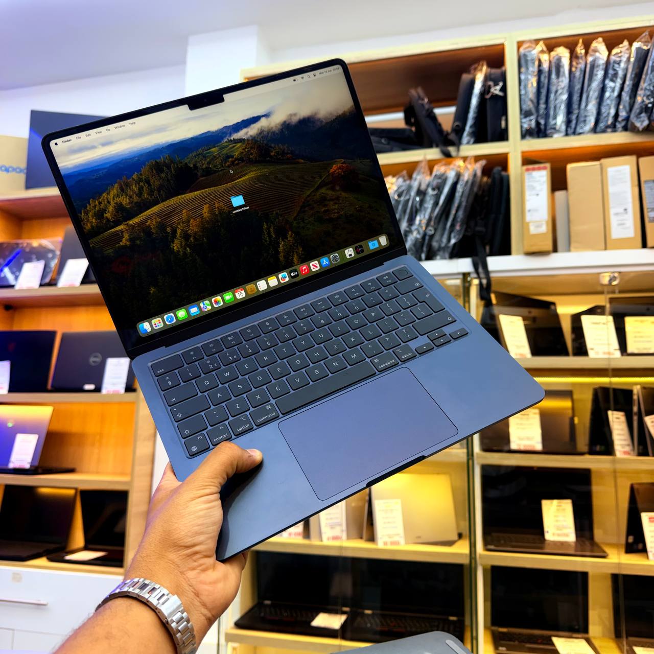 MACBOOK MACBOOK AIR M3 APPLE M3 CHIP 8GB 256GB SSD 13.3' 3K - LAPTOP vue 5