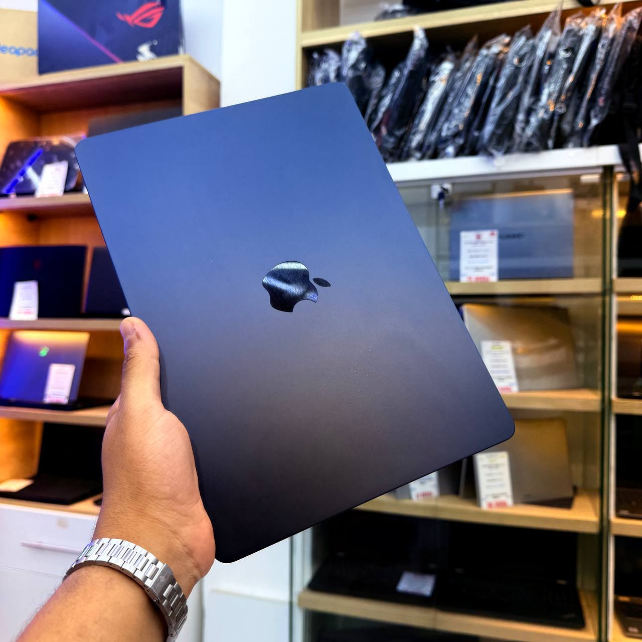 MACBOOK MACBOOK AIR M3 APPLE M3 CHIP 8GB 256GB SSD 13.3' 3K - LAPTOP vue 8