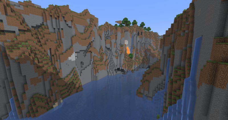 Snowy Mountain Valley — Minecraft seed screenshot 3