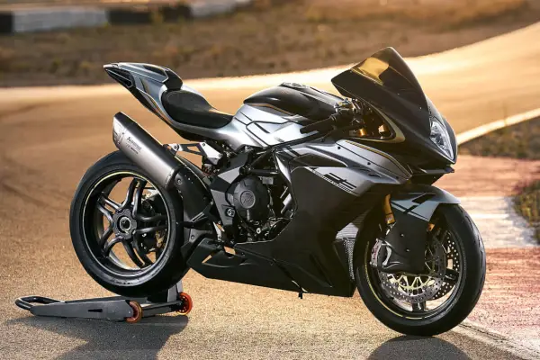 F3 800 RR - F3-News COMP.jpg