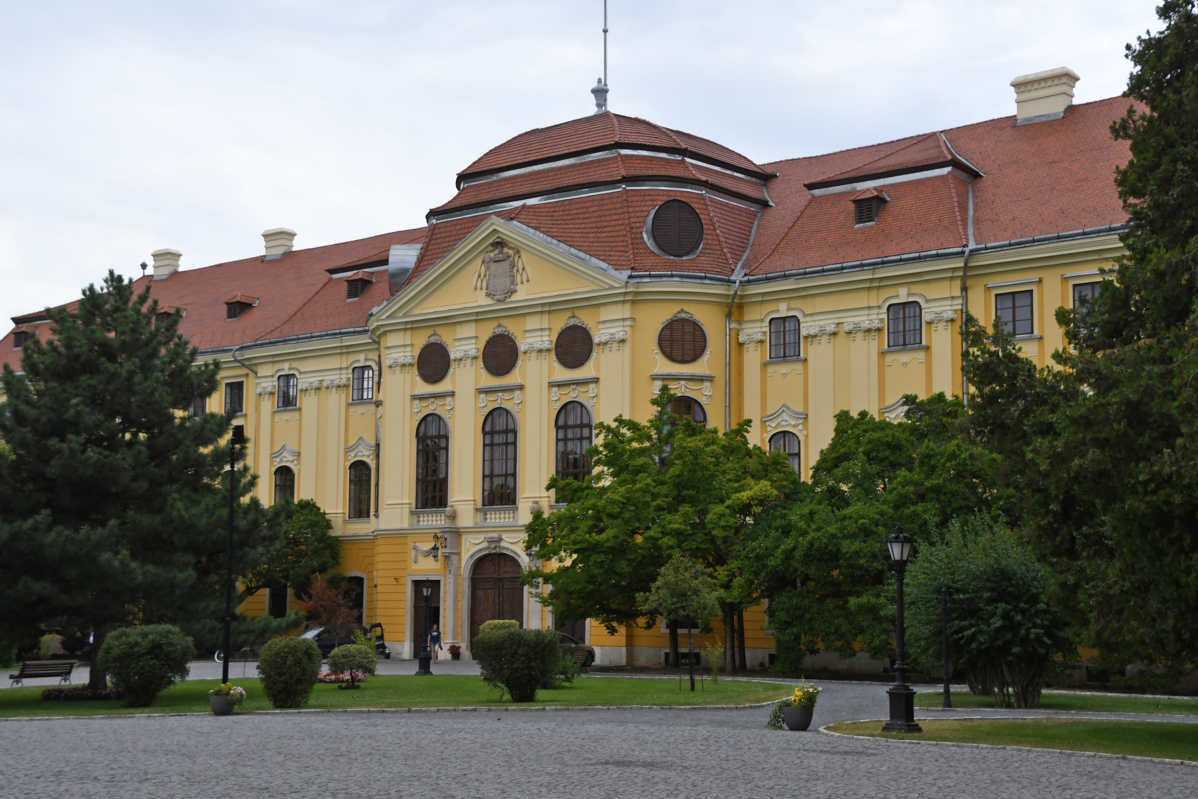 Baroque Palace, Oradea, Crișana, Romania — photo 3