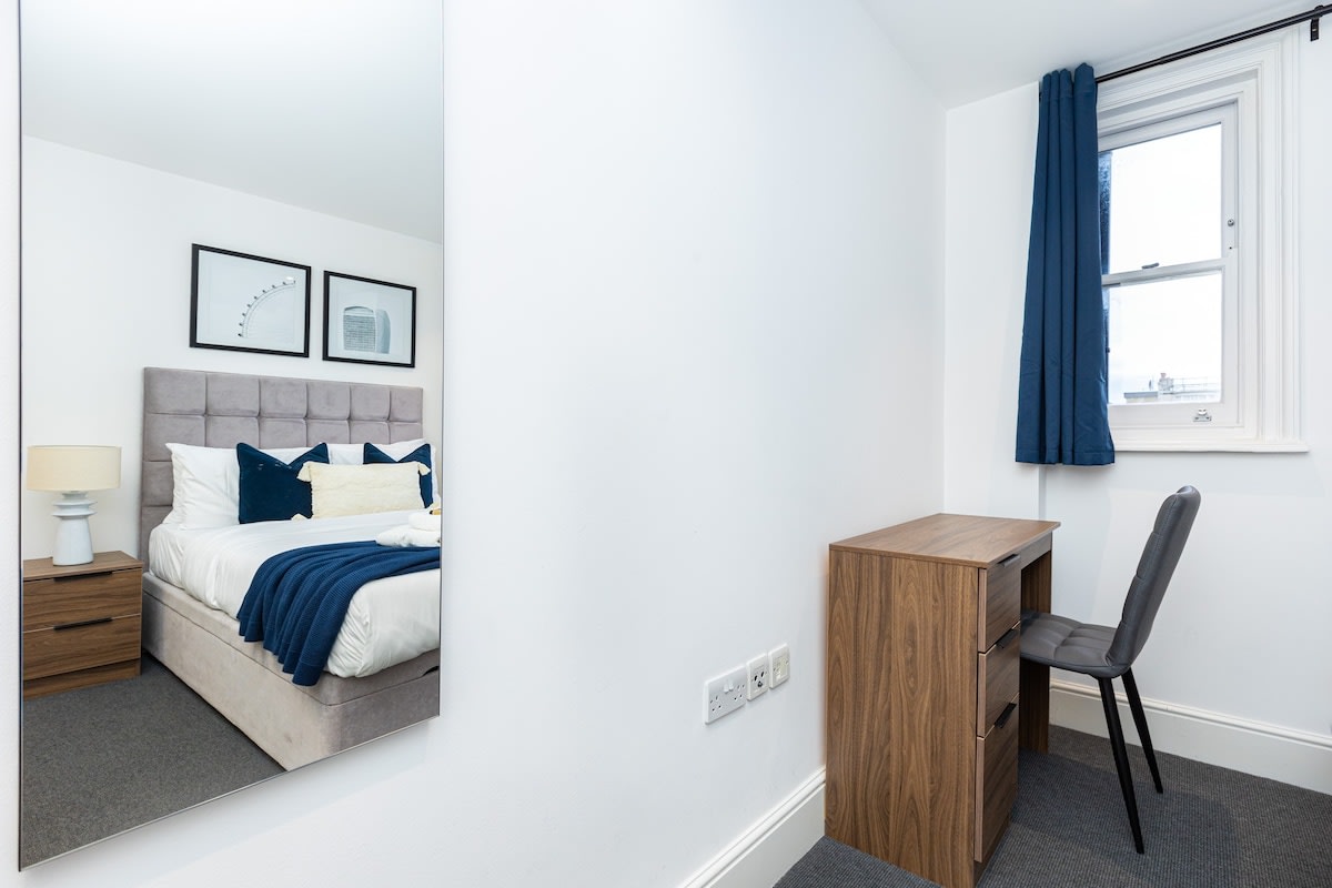 Second bedroom