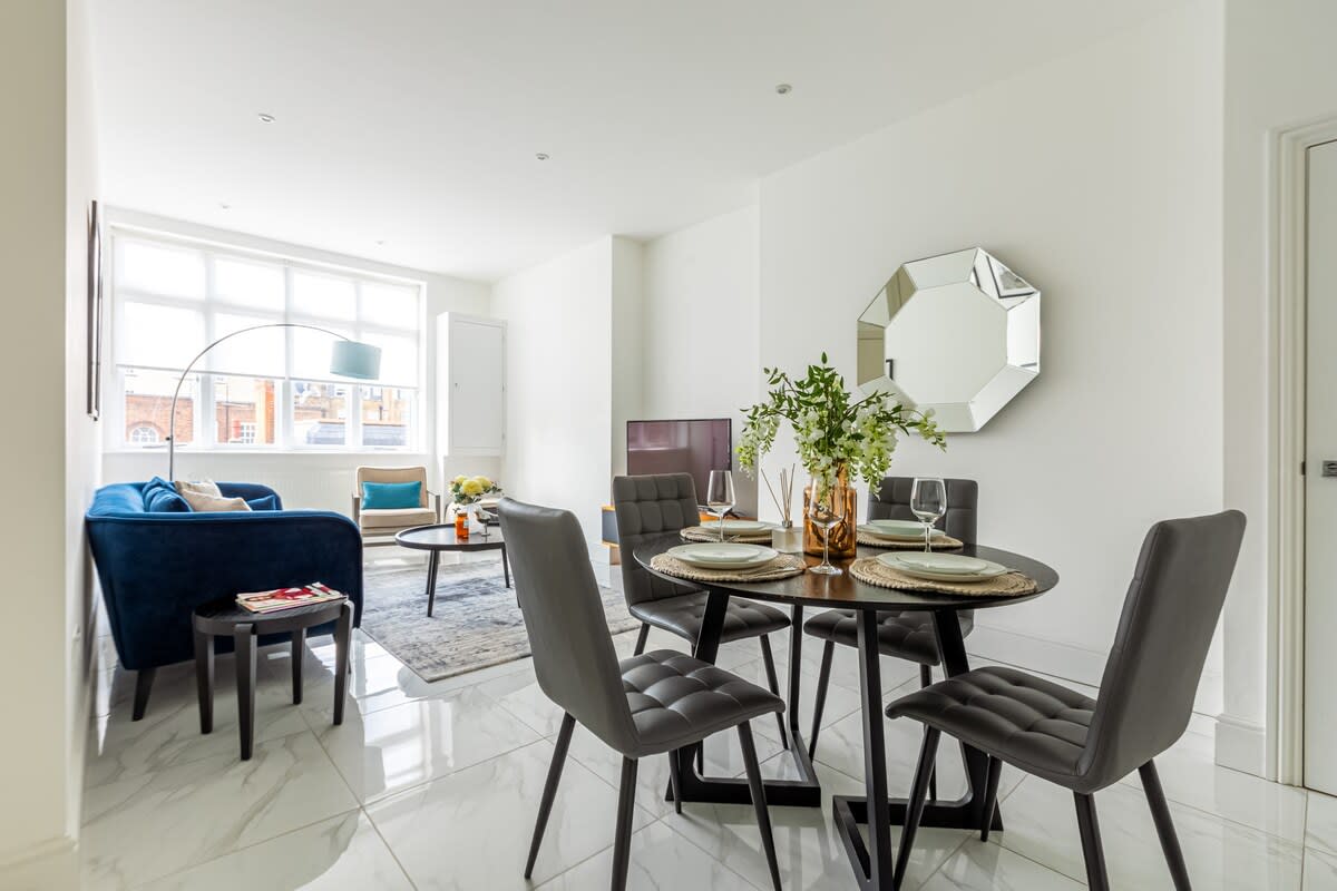 HS3 — Harley Three open-plan living