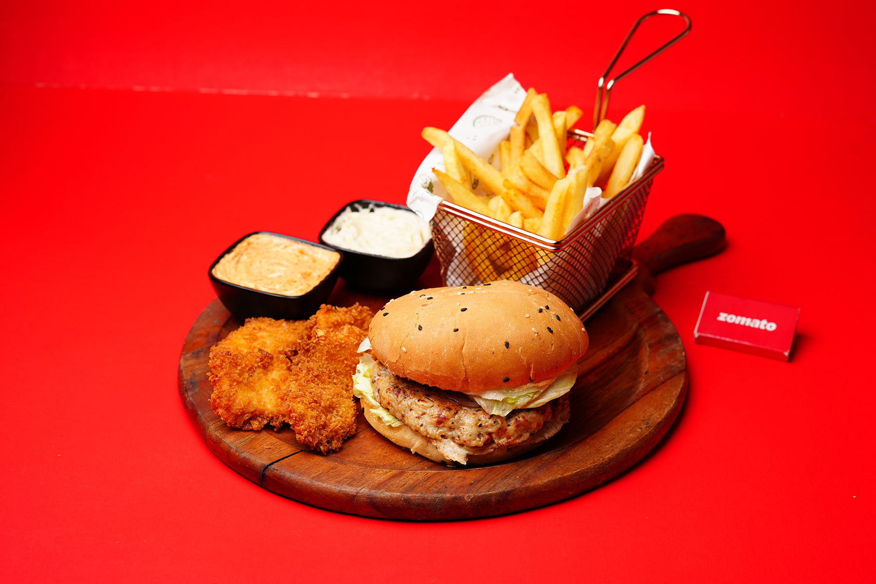 Classic_Burger_with_Nuggets_6_pieces_and_Fries_buweur