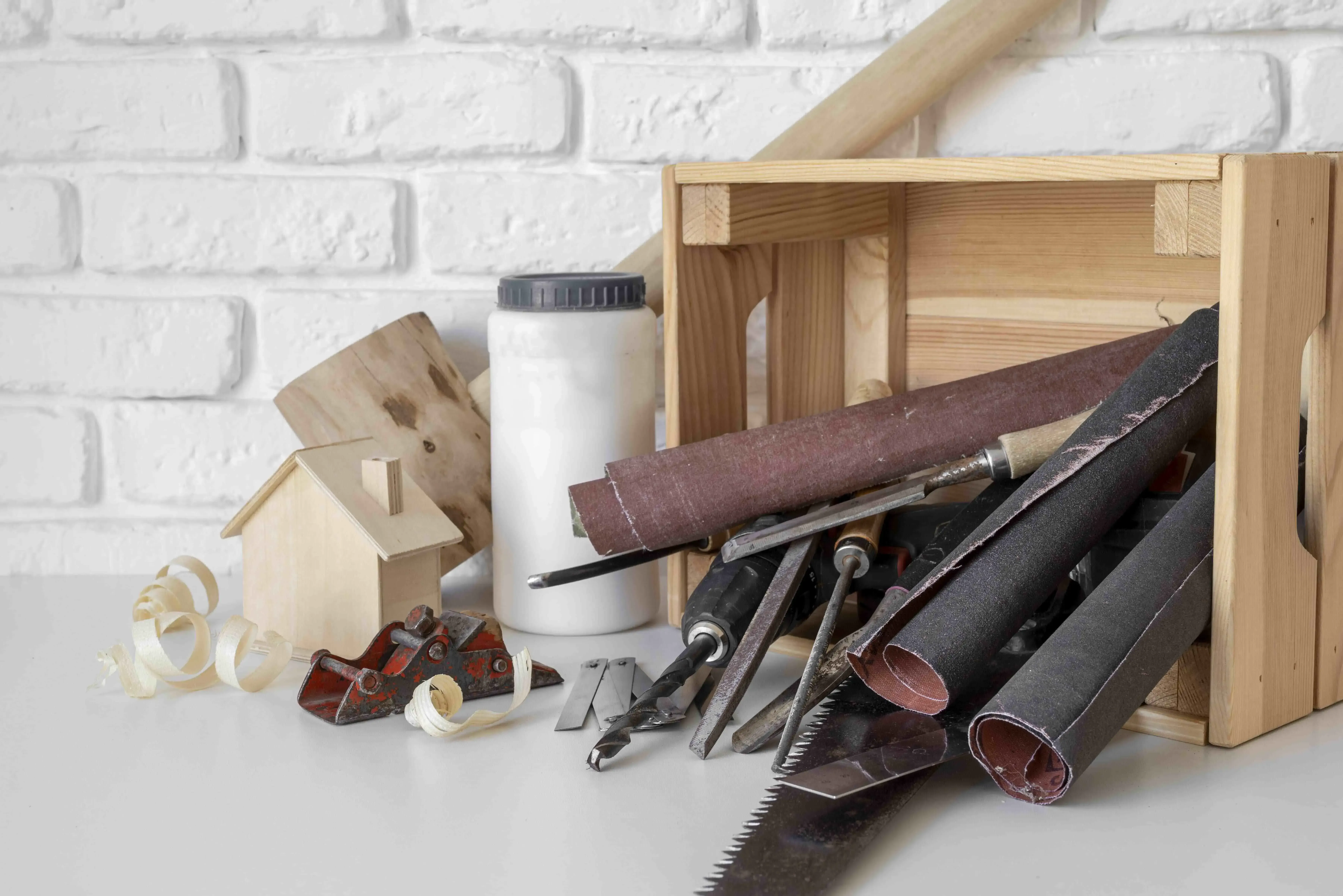 Sélection de matériel quincaillerie et accessoires pour la fabrication de dressing