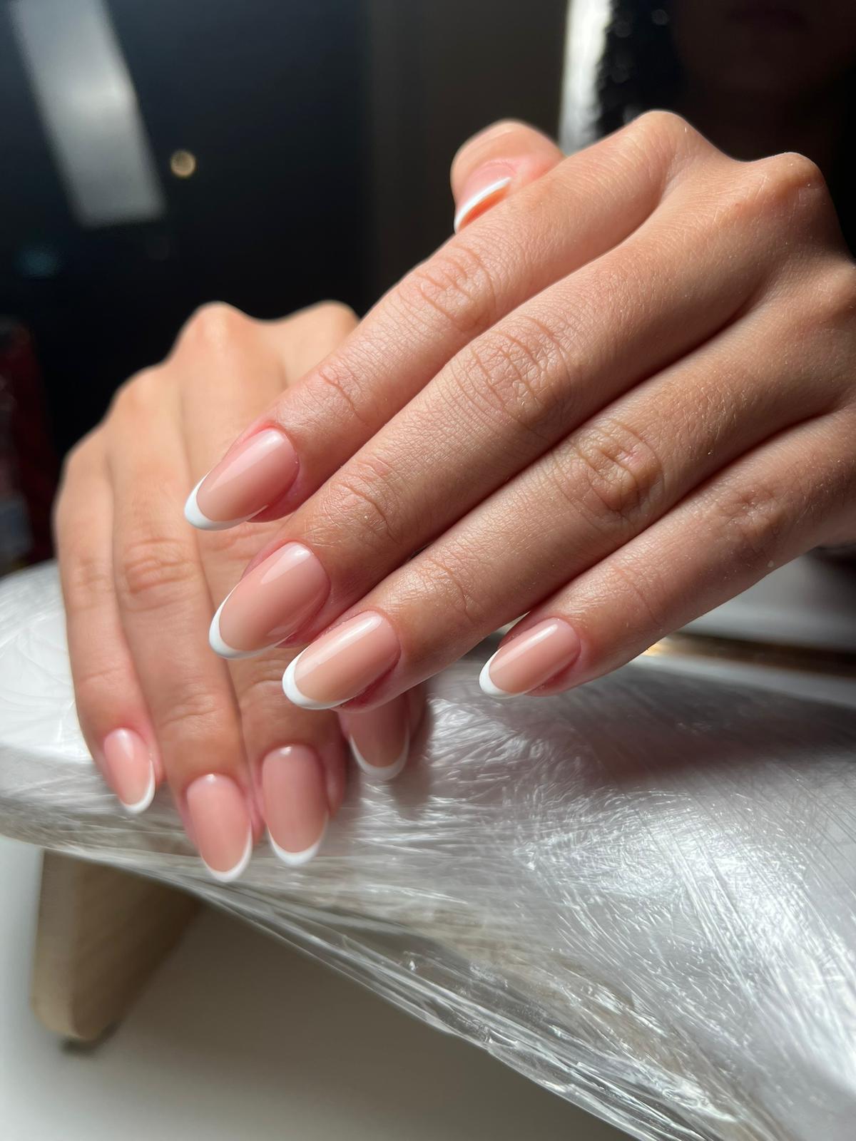 Extensão em Gel (unhas pequenas ou médias)