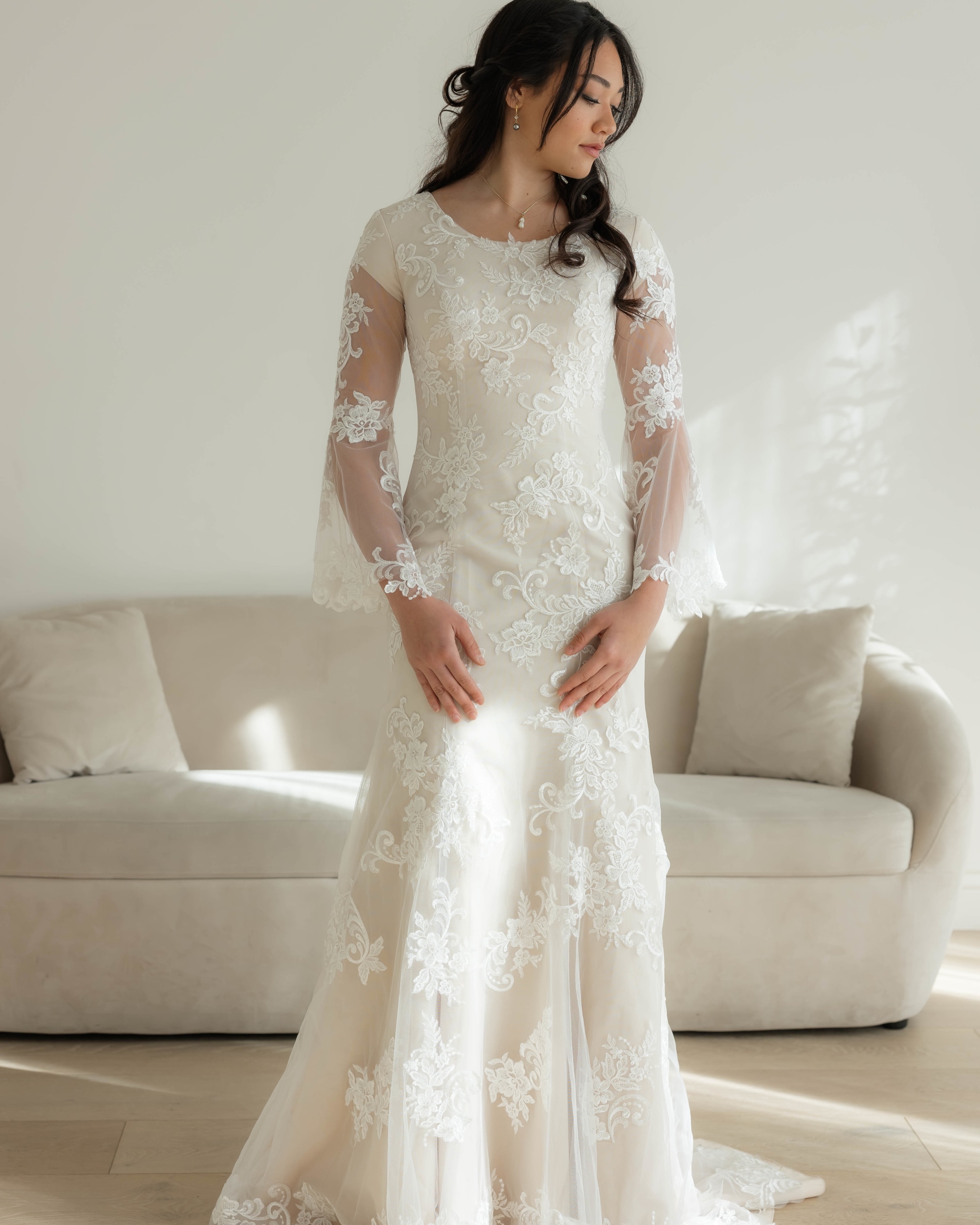 Everly - Thumbnail 2