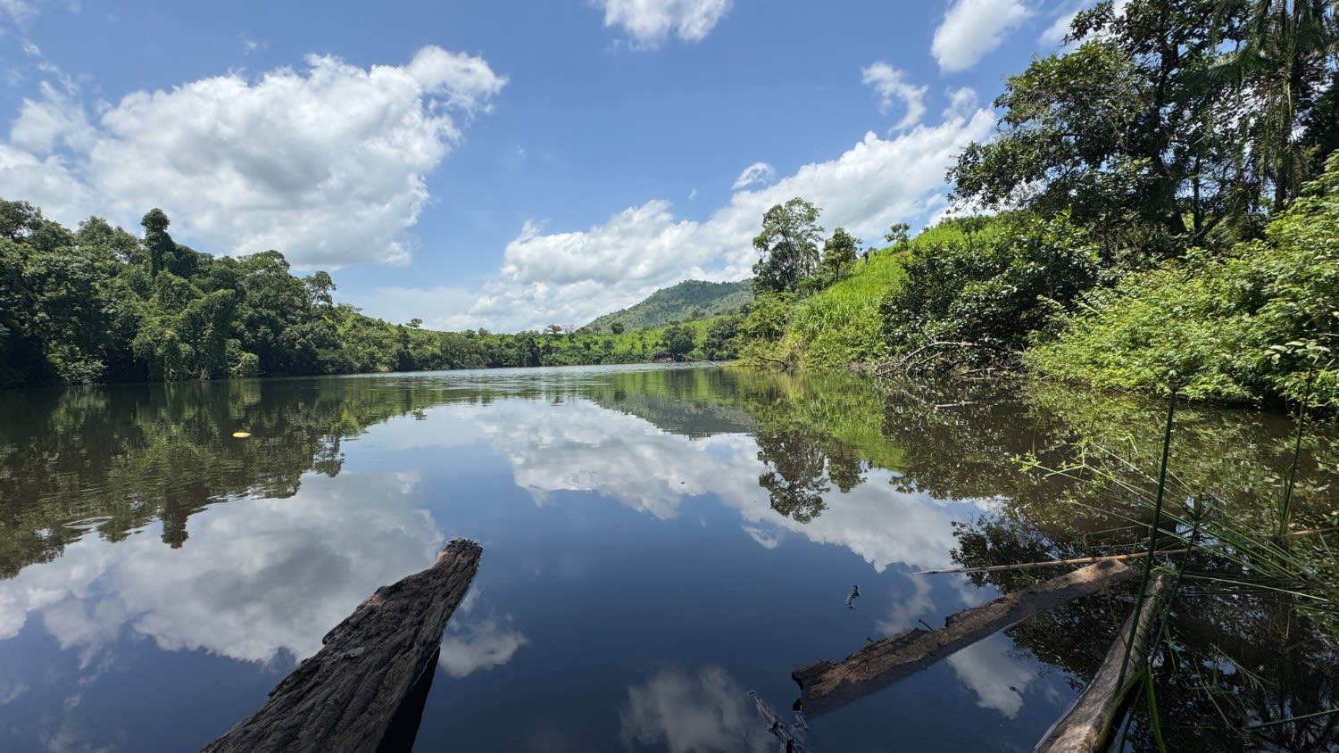 The Sapphire of Baleng: Discovering the Mysterious Lake Takouché