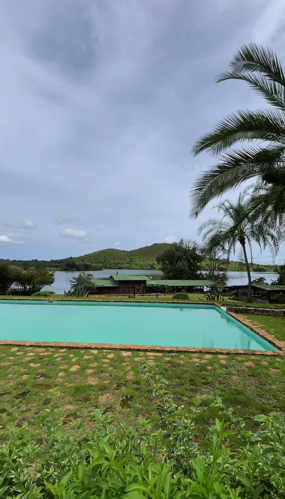 A beautiful view of Lake petpenoun below the mountain