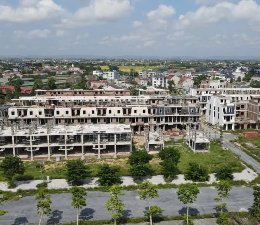 Ly hôn: Xử lý nhà ở xã hội chưa đủ 5 năm, đừng mắc sai lầm! Giải quyết tài sản khi ly hôn: Có được tặng, cho nhà ở xã hội chưa đủ 5 năm?