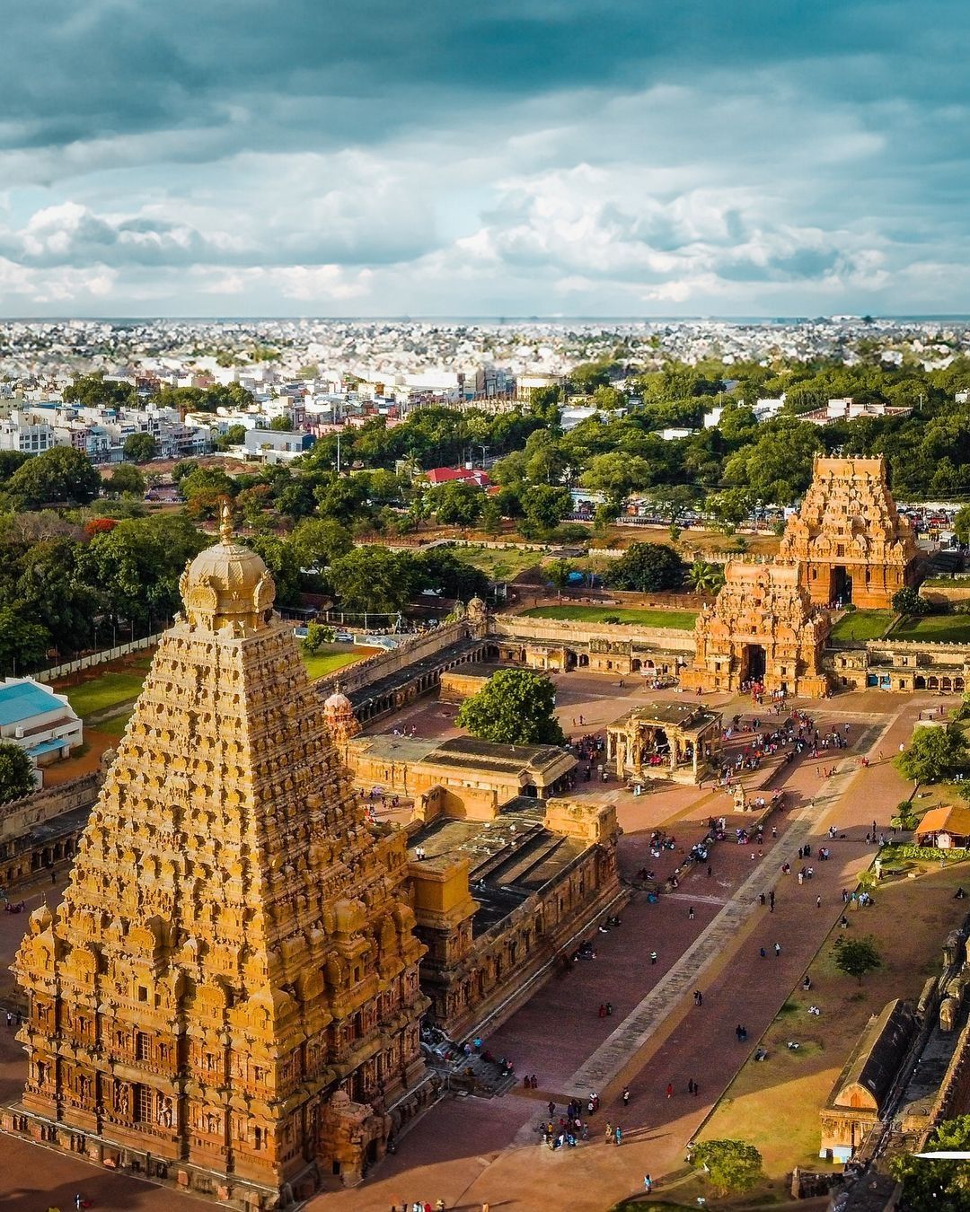 Brihadeeswara Temple | பெருவுடையார் கோயில்