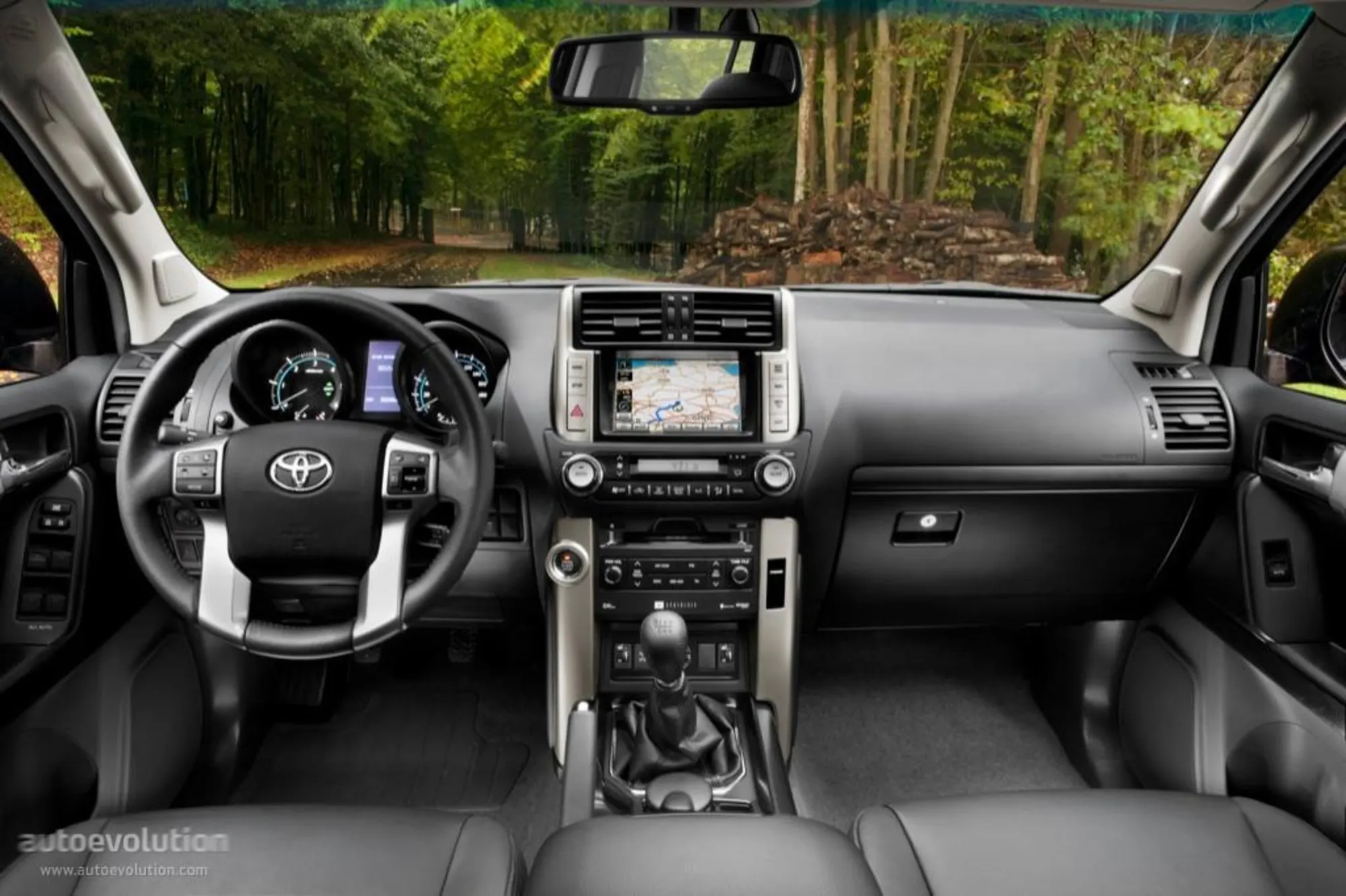 TOYOTA Land Cruiser 2012 — სურათი 4