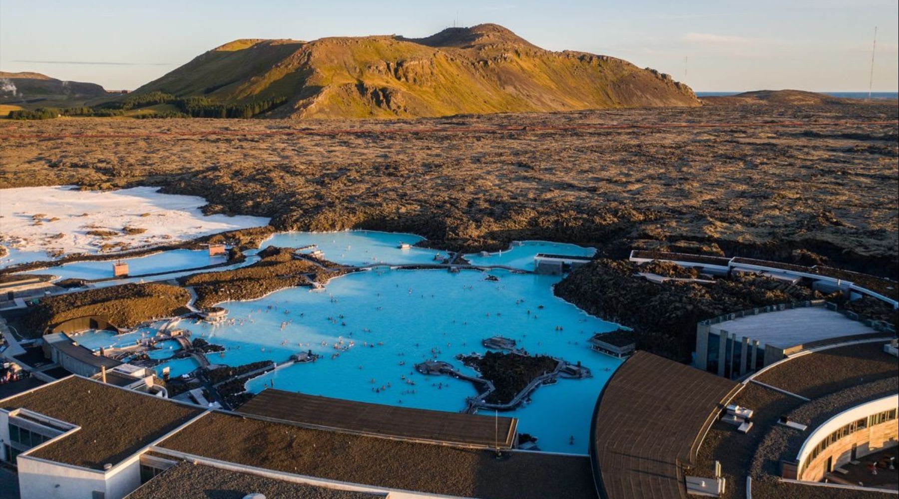 Panoramic view of the glacier lagoon at sunset.