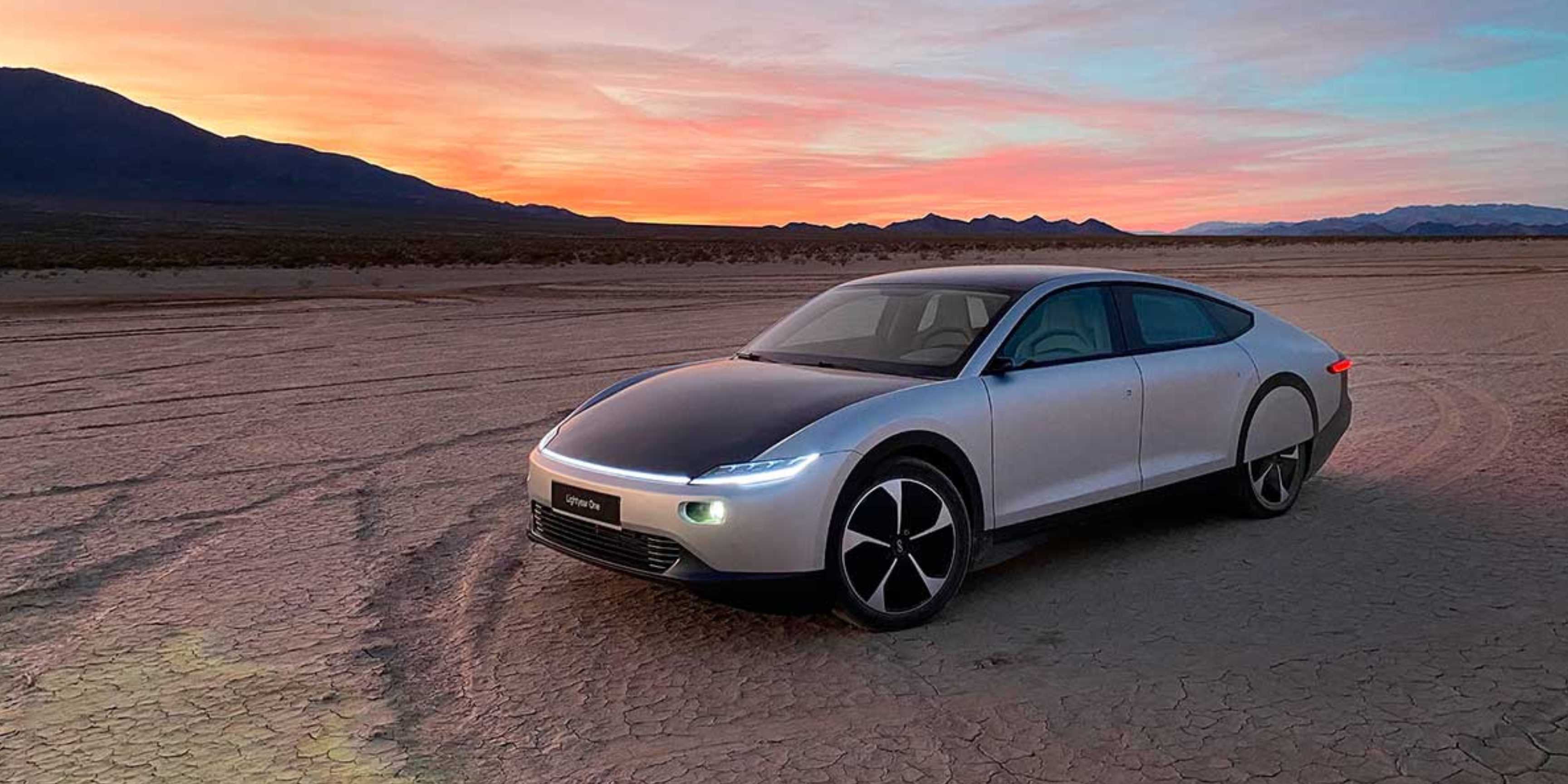 Movilidad solar: el futuro de los coches que se cargan con el sol