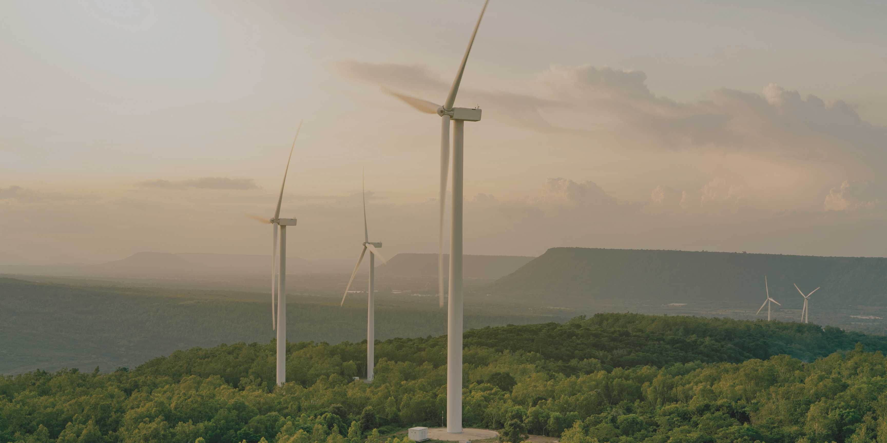 Energías renovables y descarbonización: cómo están frenando el crecimiento de las emisiones