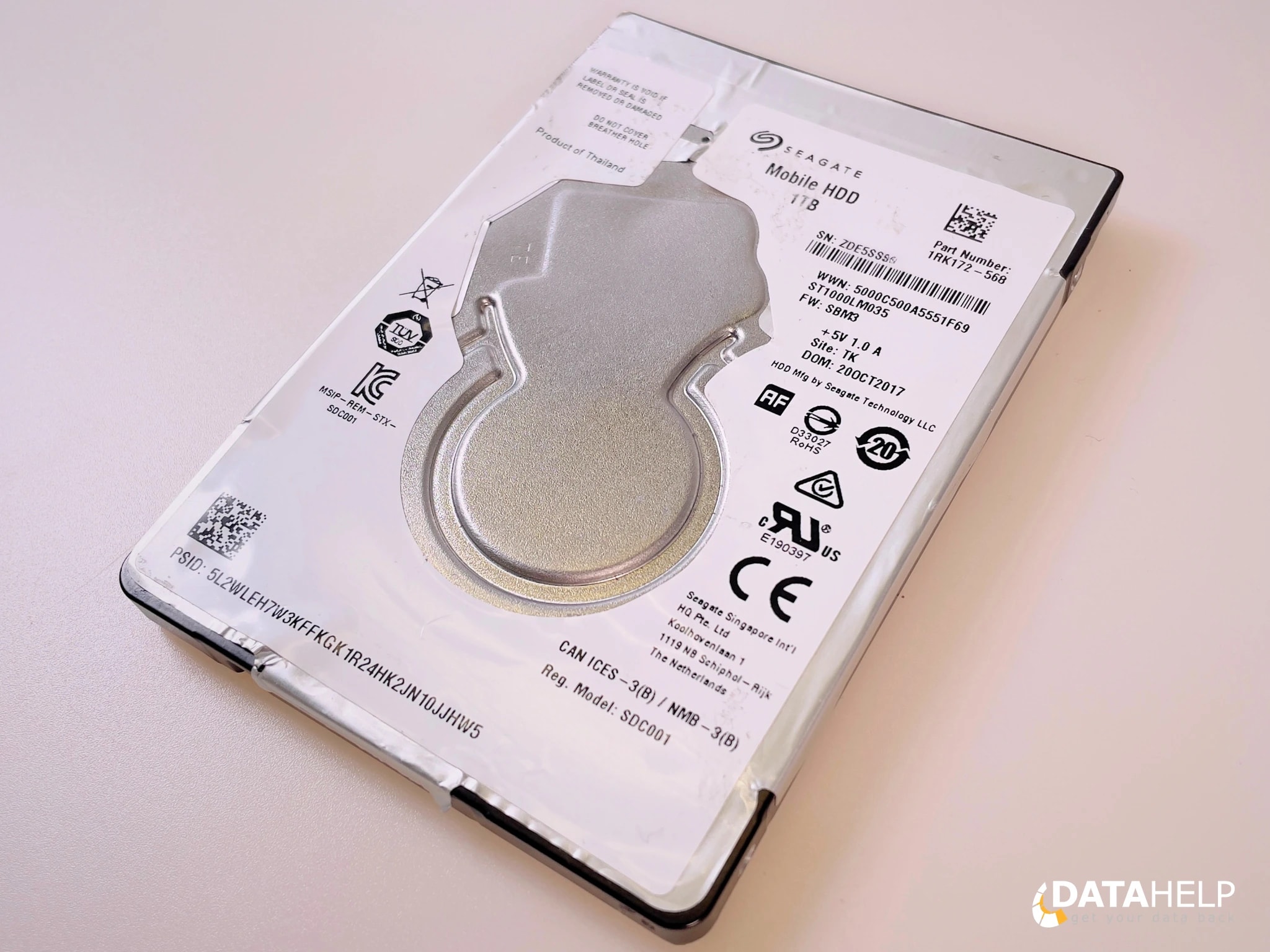 Ohnutý disk Seagate po přejetí vysokozdvižným vozíkem