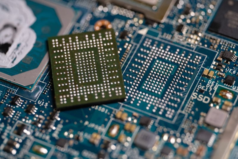 Dokumenty ze šifrovaného SSD v notebooku Dell