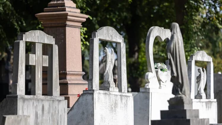 Is a cremation cheaper than a burial?