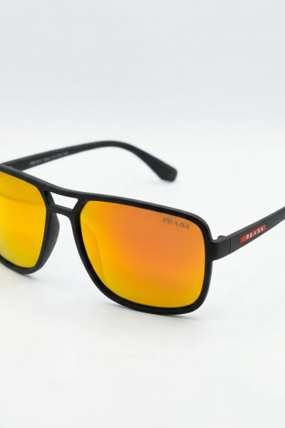 Óculos de Sol Masculino Esportivo – Prada