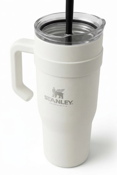 Copo Térmico com Alça e Canudo – Stanley Branco